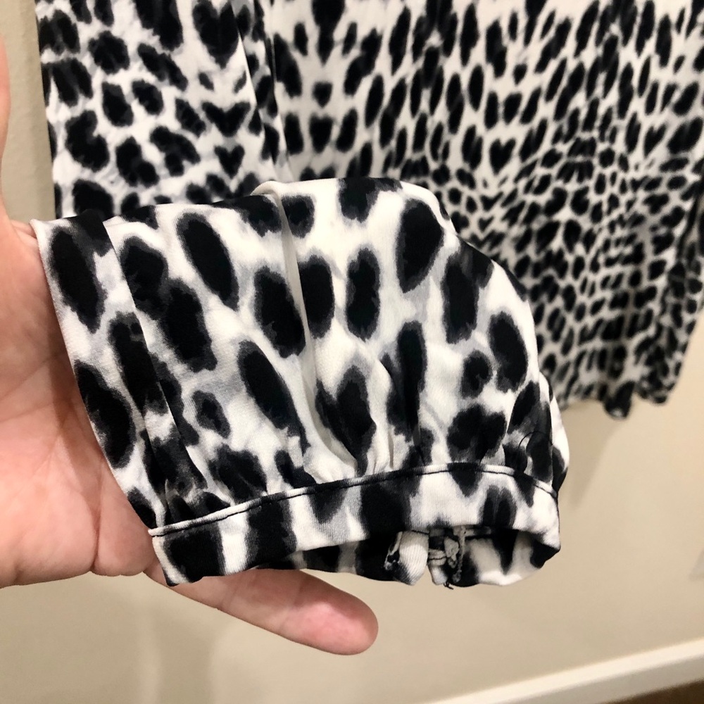 Liz Claiborne Black and White Women's Top - Picture 2 of 4